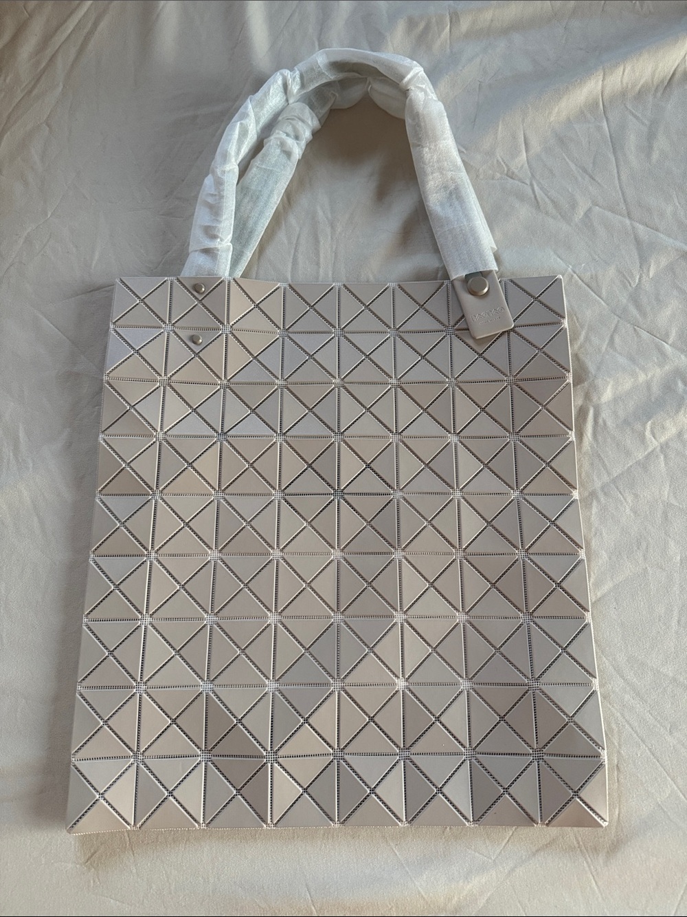 BAO BAO ISSEY MIYAKE
PRISM MATTE